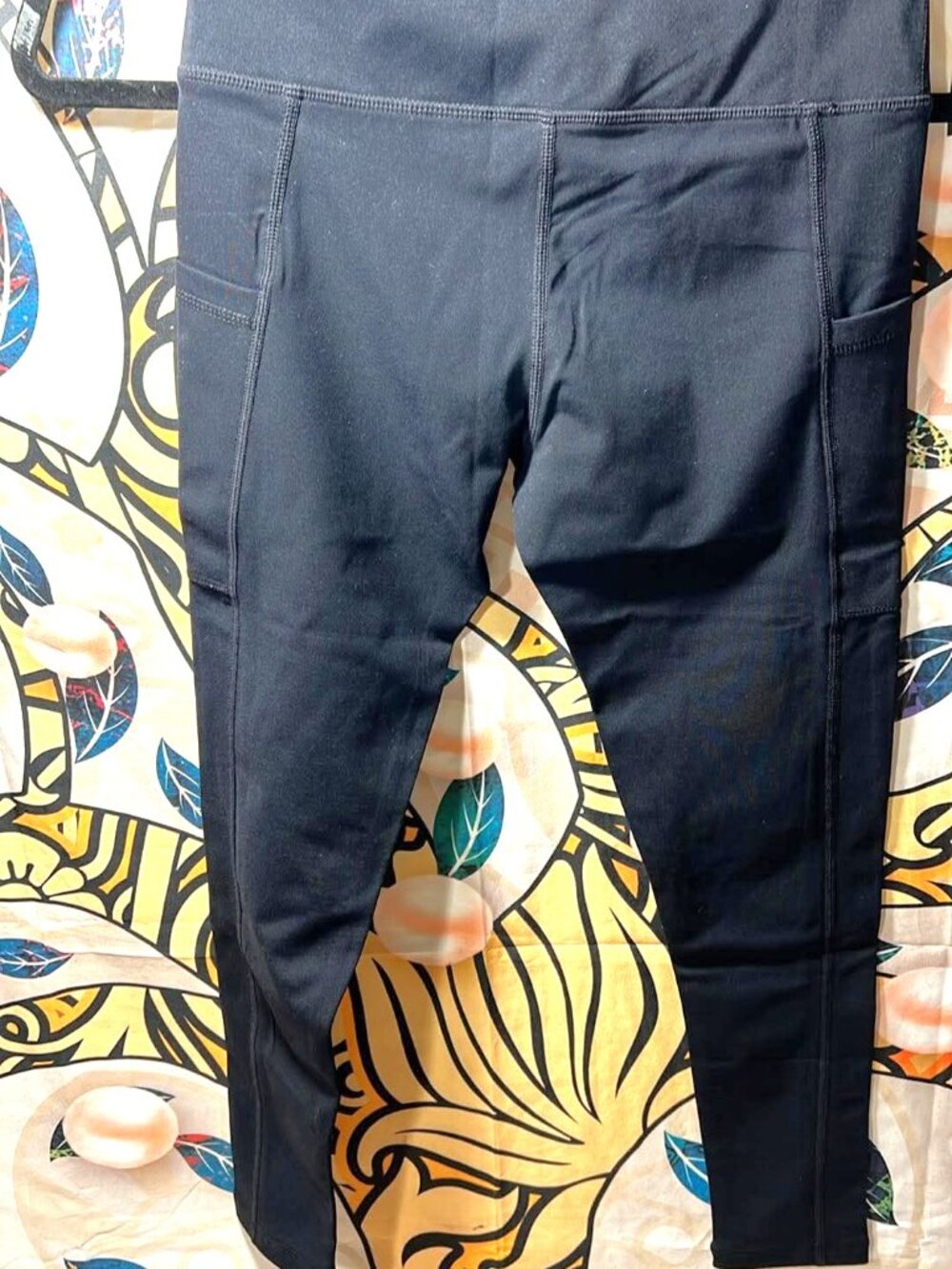 HOFISH Side Pocket Cropped Capri Leggings – Size Medium - New!